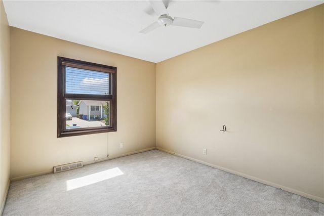 3620 Western Pine Drive NE, Cedar Rapids, IA 52402