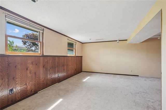 3620 Western Pine Drive NE, Cedar Rapids, IA 52402
