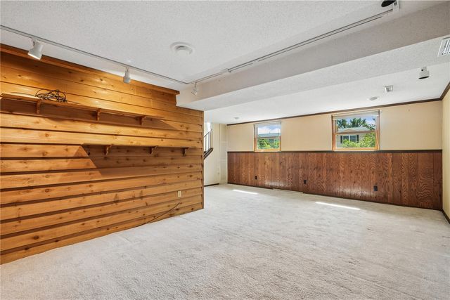 3620 Western Pine Drive NE, Cedar Rapids, IA 52402