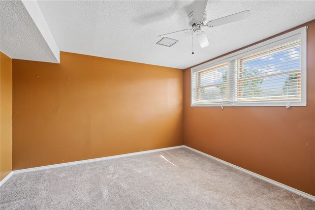 3620 Western Pine Drive NE, Cedar Rapids, IA 52402