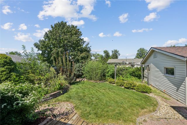3620 Western Pine Drive NE, Cedar Rapids, IA 52402