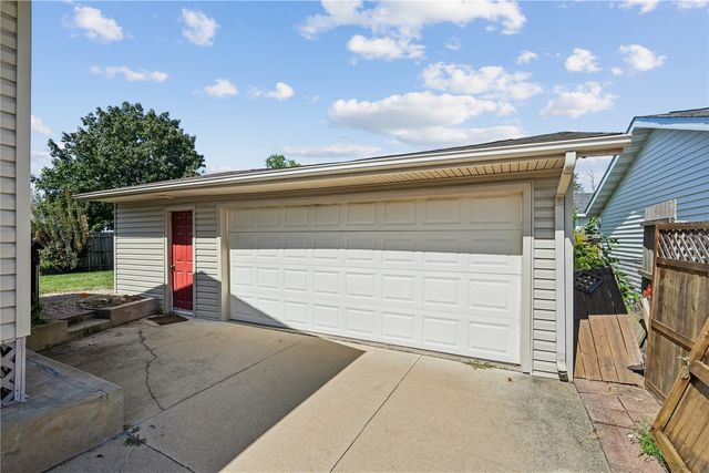 3620 Western Pine Drive NE, Cedar Rapids, IA 52402