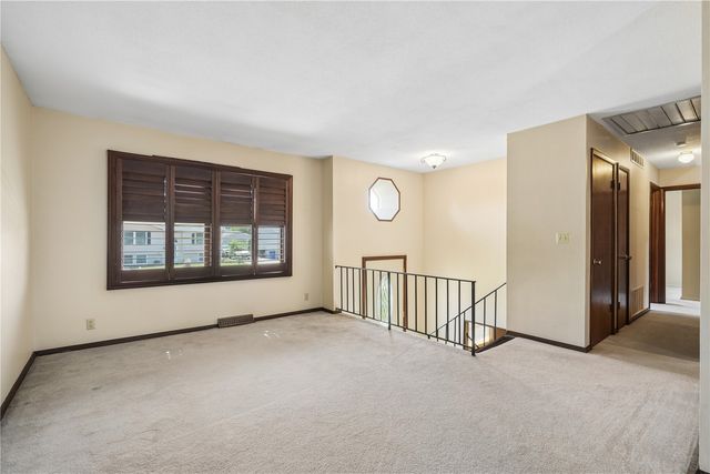 3620 Western Pine Drive NE, Cedar Rapids, IA 52402