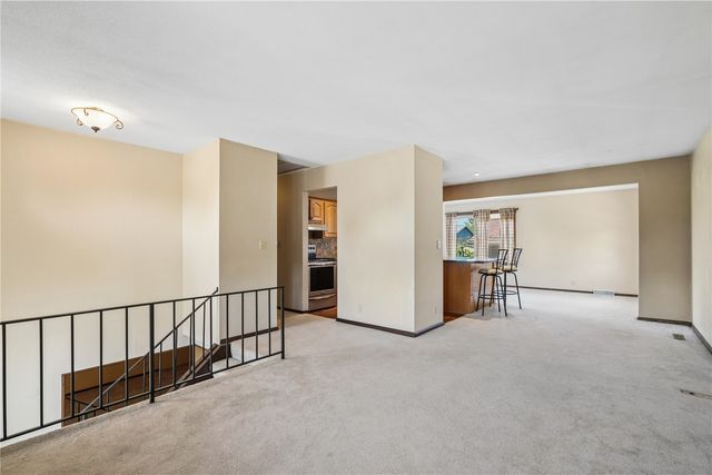 3620 Western Pine Drive NE, Cedar Rapids, IA 52402