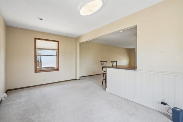 3620 Western Pine Drive NE, Cedar Rapids, IA 52402