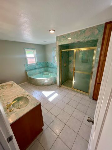317 Merlida Street SW, Albuquerque, NM 87121