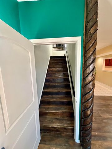 317 Merlida Street SW, Albuquerque, NM 87121