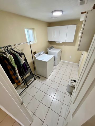 317 Merlida Street SW, Albuquerque, NM 87121