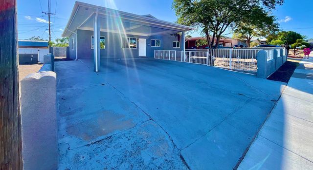 317 Merlida Street SW, Albuquerque, NM 87121