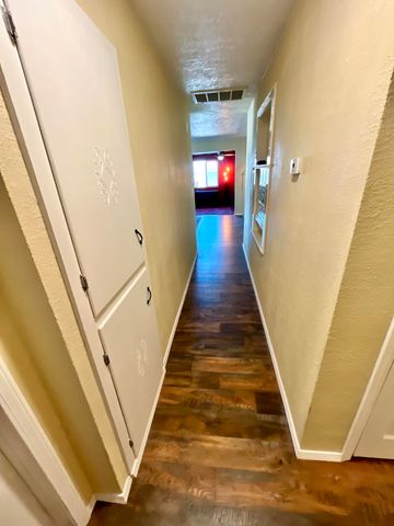 317 Merlida Street SW, Albuquerque, NM 87121