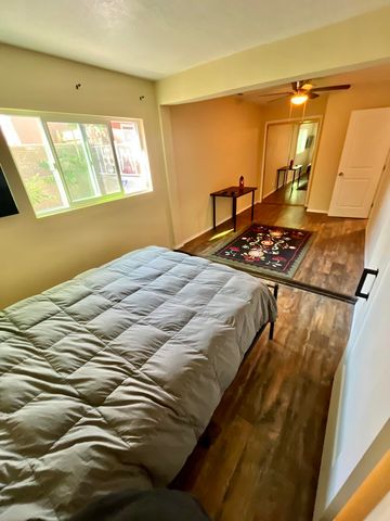 317 Merlida Street SW, Albuquerque, NM 87121