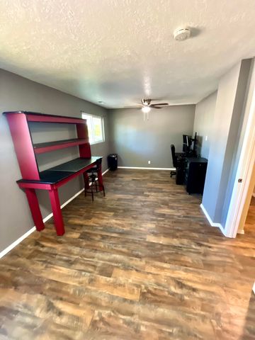 317 Merlida Street SW, Albuquerque, NM 87121