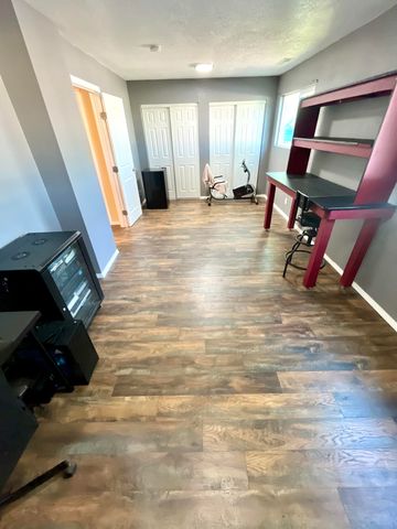 317 Merlida Street SW, Albuquerque, NM 87121