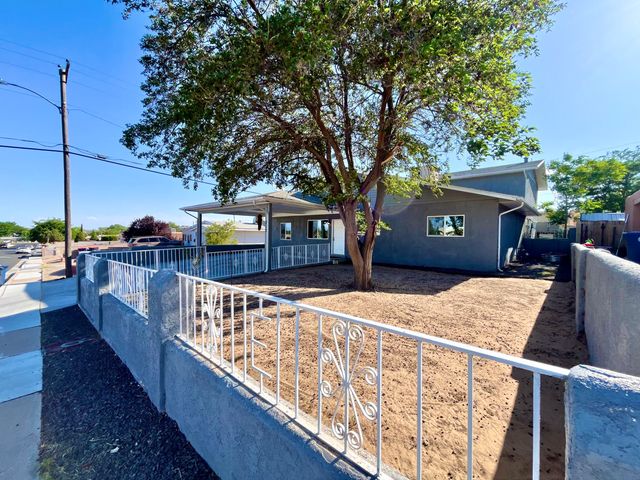 317 Merlida Street SW, Albuquerque, NM 87121