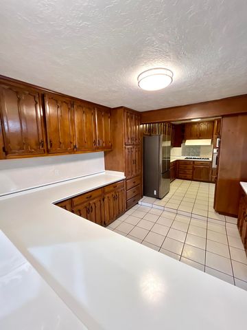 317 Merlida Street SW, Albuquerque, NM 87121