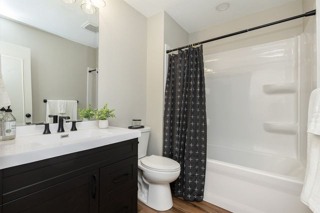 3900 76th Street, Urbandale, IA 50322