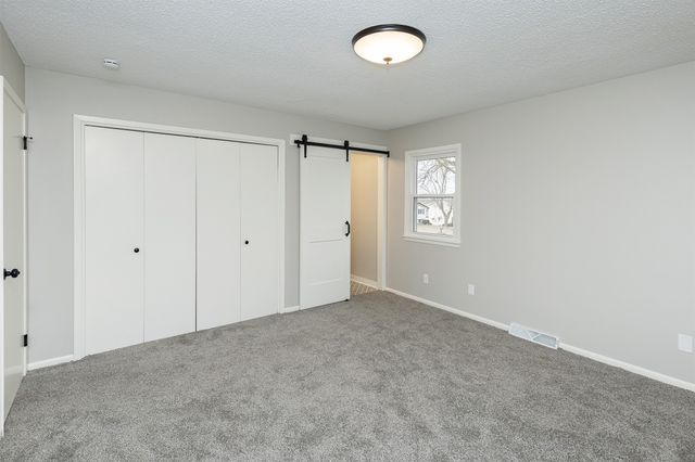 3900 76th Street, Urbandale, IA 50322