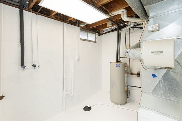 3900 76th Street, Urbandale, IA 50322