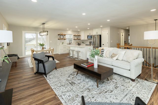 3900 76th Street, Urbandale, IA 50322