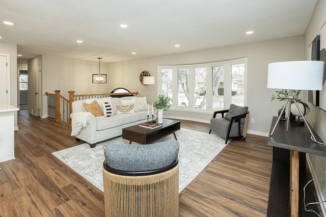 3900 76th Street, Urbandale, IA 50322