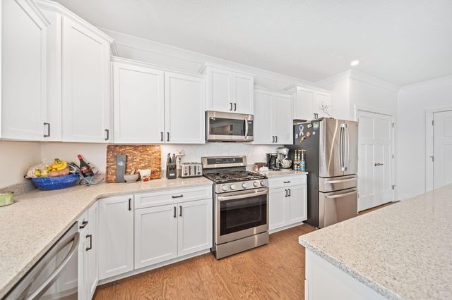 507 Walker Pointe Drive, Commercial Point, OH 43116