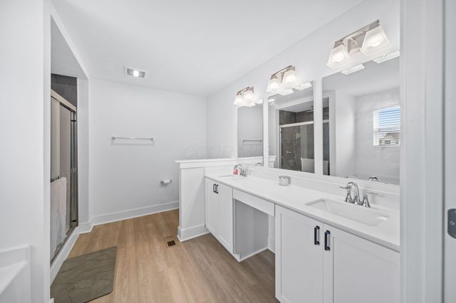 507 Walker Pointe Drive, Commercial Point, OH 43116