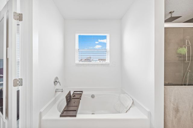 507 Walker Pointe Drive, Commercial Point, OH 43116