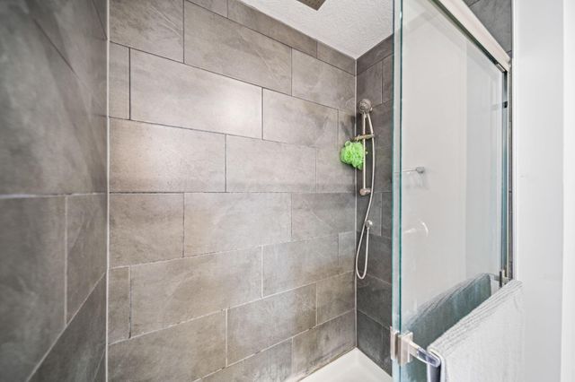 507 Walker Pointe Drive, Commercial Point, OH 43116