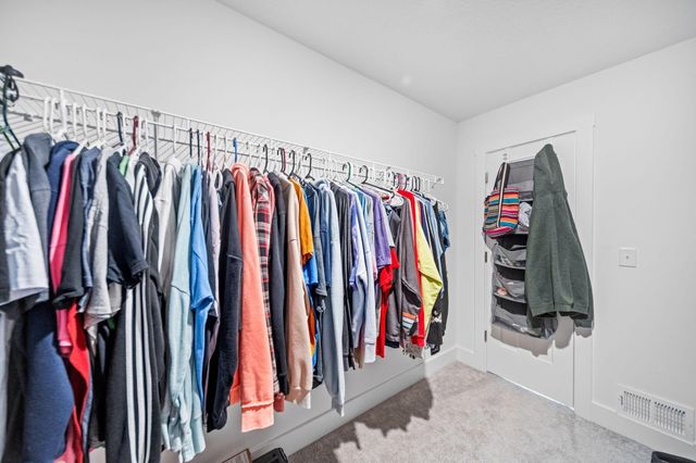 507 Walker Pointe Drive, Commercial Point, OH 43116