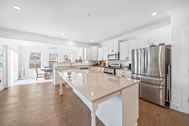 507 Walker Pointe Drive, Commercial Point, OH 43116