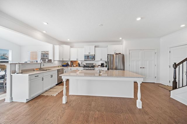 507 Walker Pointe Drive, Commercial Point, OH 43116