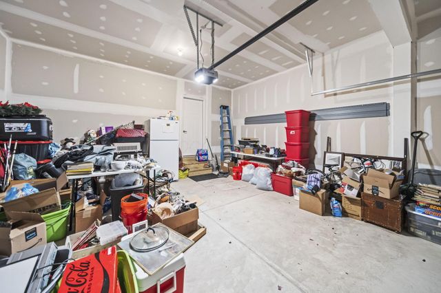 507 Walker Pointe Drive, Commercial Point, OH 43116