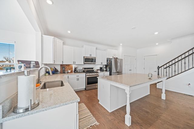 507 Walker Pointe Drive, Commercial Point, OH 43116