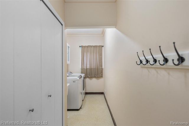 45377 Twining Street, Canton, MI 48187