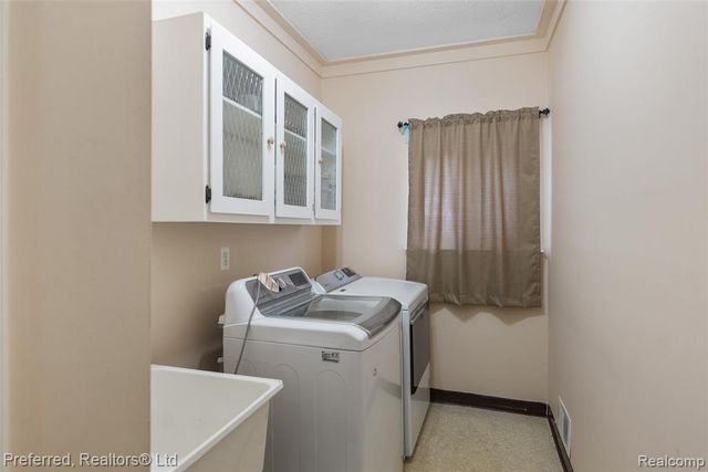 45377 Twining Street, Canton, MI 48187