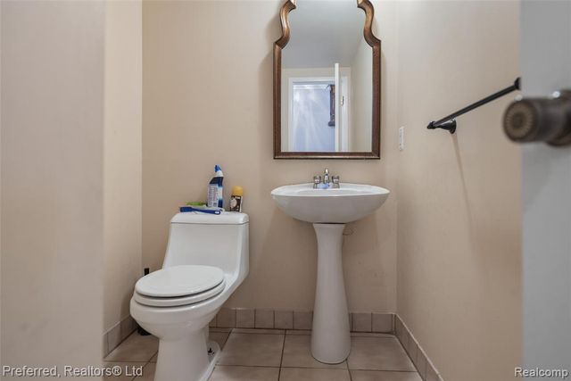 45377 Twining Street, Canton, MI 48187