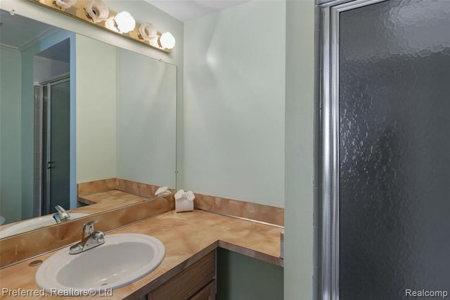 45377 Twining Street, Canton, MI 48187