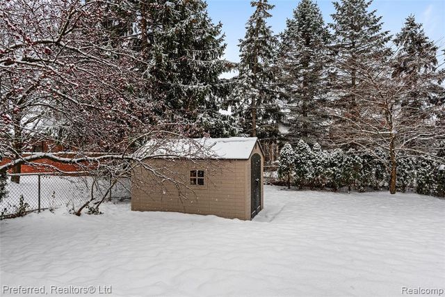 45377 Twining Street, Canton, MI 48187