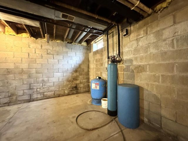 8480 Fairview DRIVE, Allenton, WI 53002