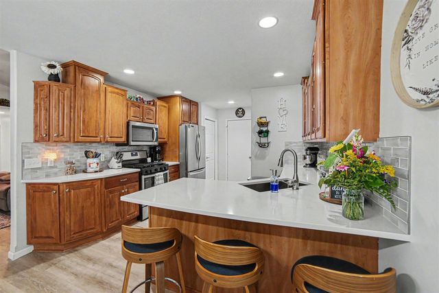3672 Whispering Woods Drive, Muskegon, MI 49444