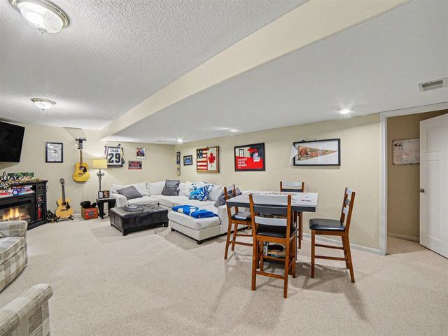3672 Whispering Woods Drive, Muskegon, MI 49444