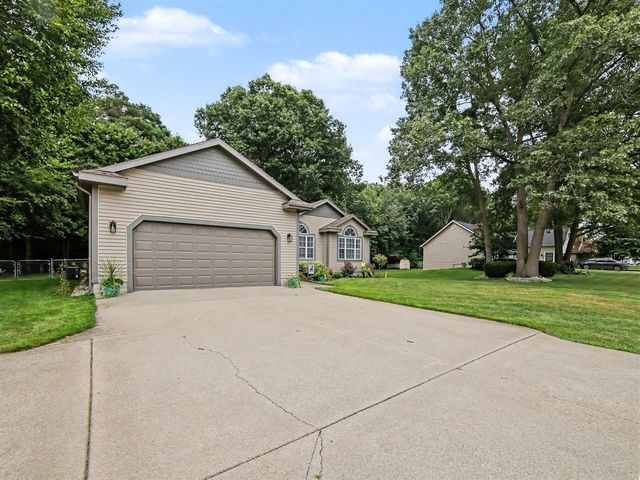 3672 Whispering Woods Drive, Muskegon, MI 49444