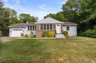 7 Northeast Drive, East Haven, CT 06473