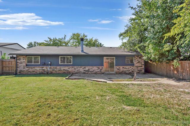 412 W Austin Street, Broken Arrow, OK 74011