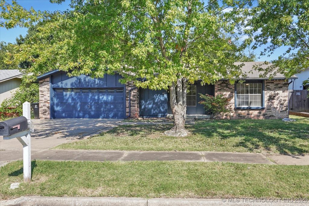 412 W Austin Street, Broken Arrow, OK 74011