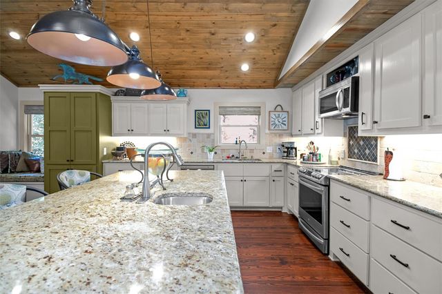 310 N Mound Street, Nacogdoches, TX 75961