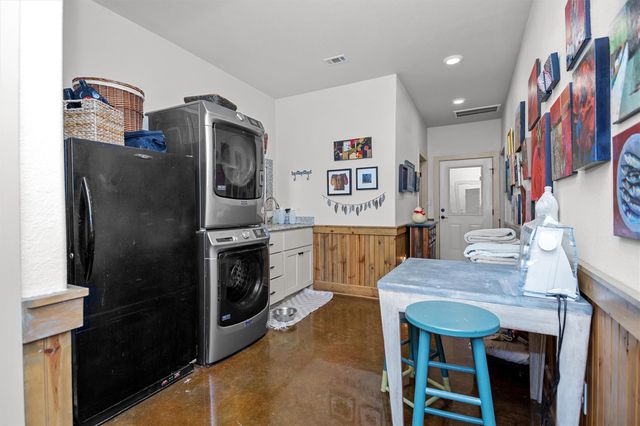 310 N Mound Street, Nacogdoches, TX 75961