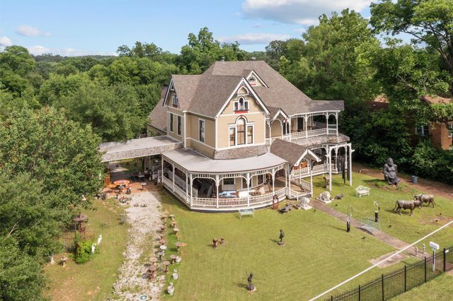 310 N Mound Street, Nacogdoches, TX 75961