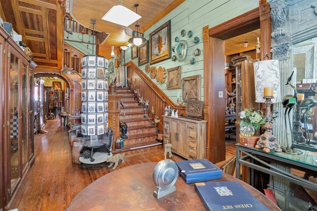 310 N Mound Street, Nacogdoches, TX 75961