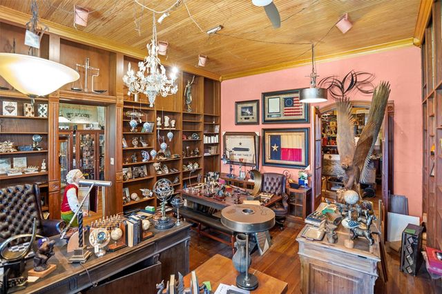 310 N Mound Street, Nacogdoches, TX 75961